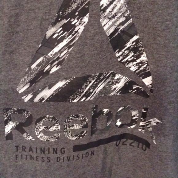 Reebok Mens long sleeved  T-shirt Size M - Picture 2 of 4